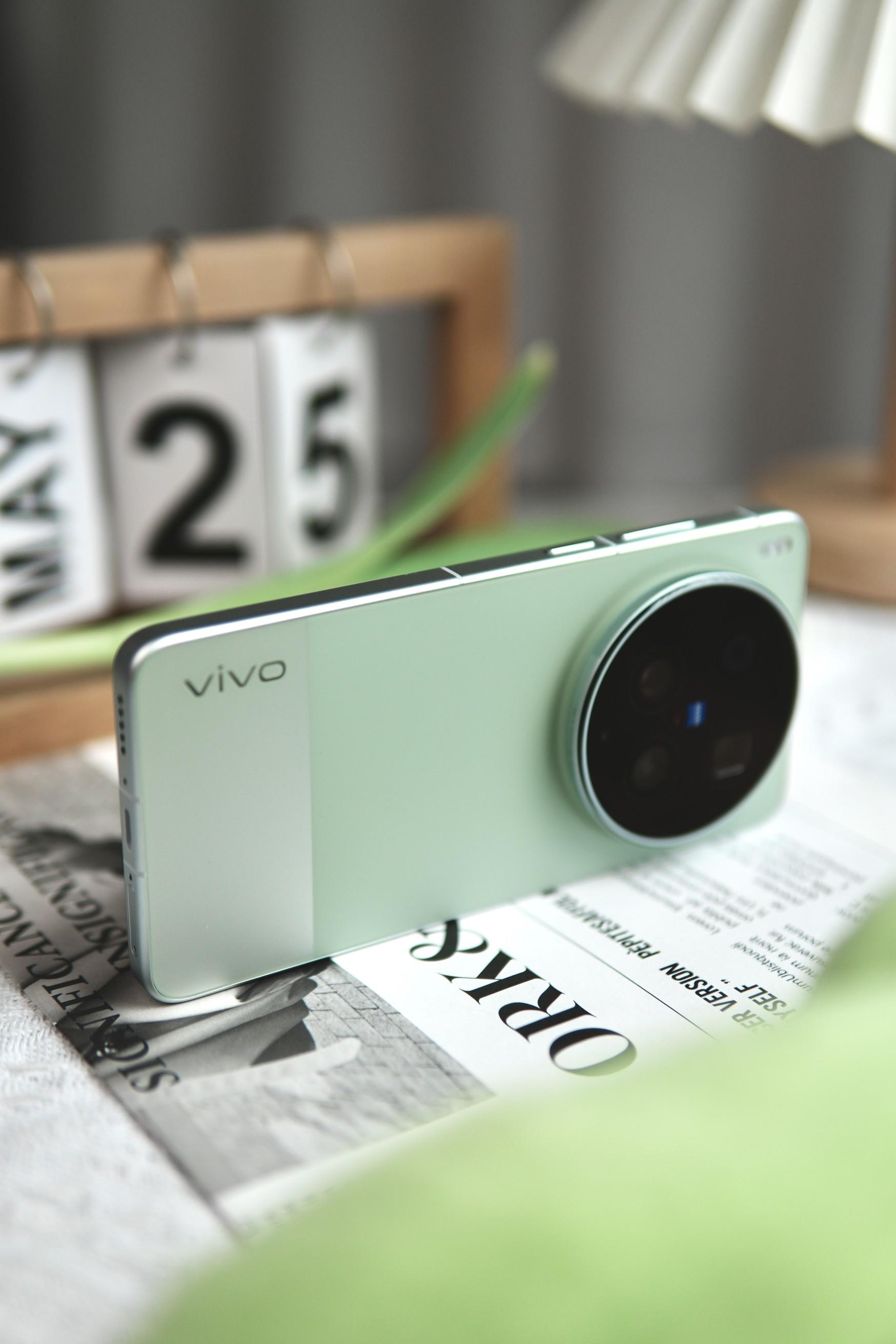 vivo X300 Ultra胶片绿,美到窒息,有点上头
